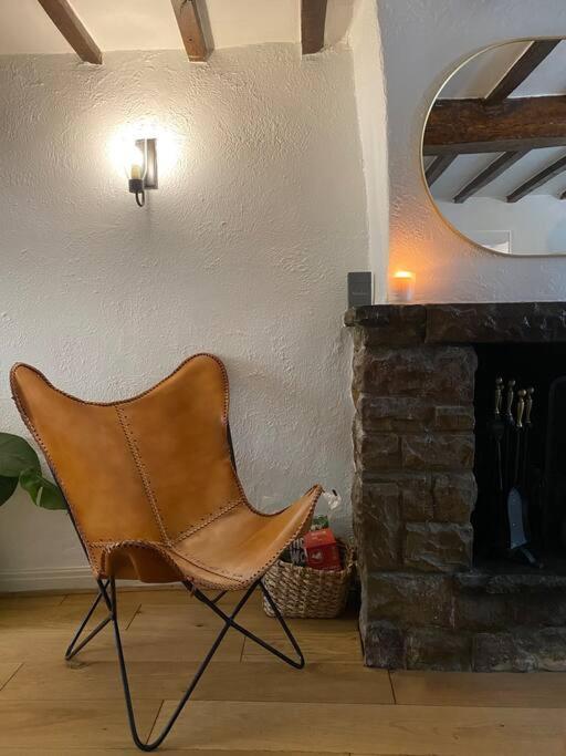 Casa vacanze 1750's With Open Fire And Beams *